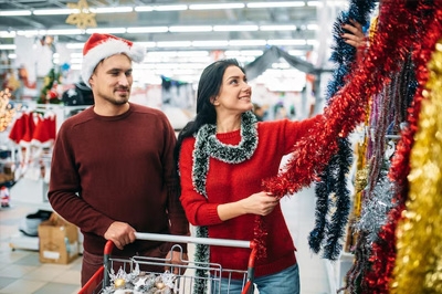 Magia vânzărilor de Crăciun: Rolul vânzărilor sezoniere în supermarket-uri